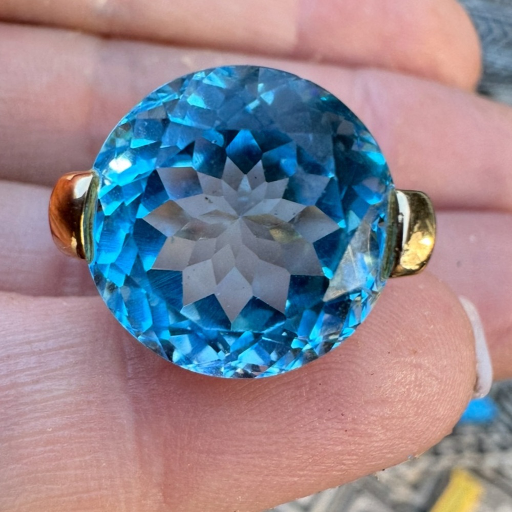 24.55ctw genuine custom cut blue topaz high end cocktail ring$1200